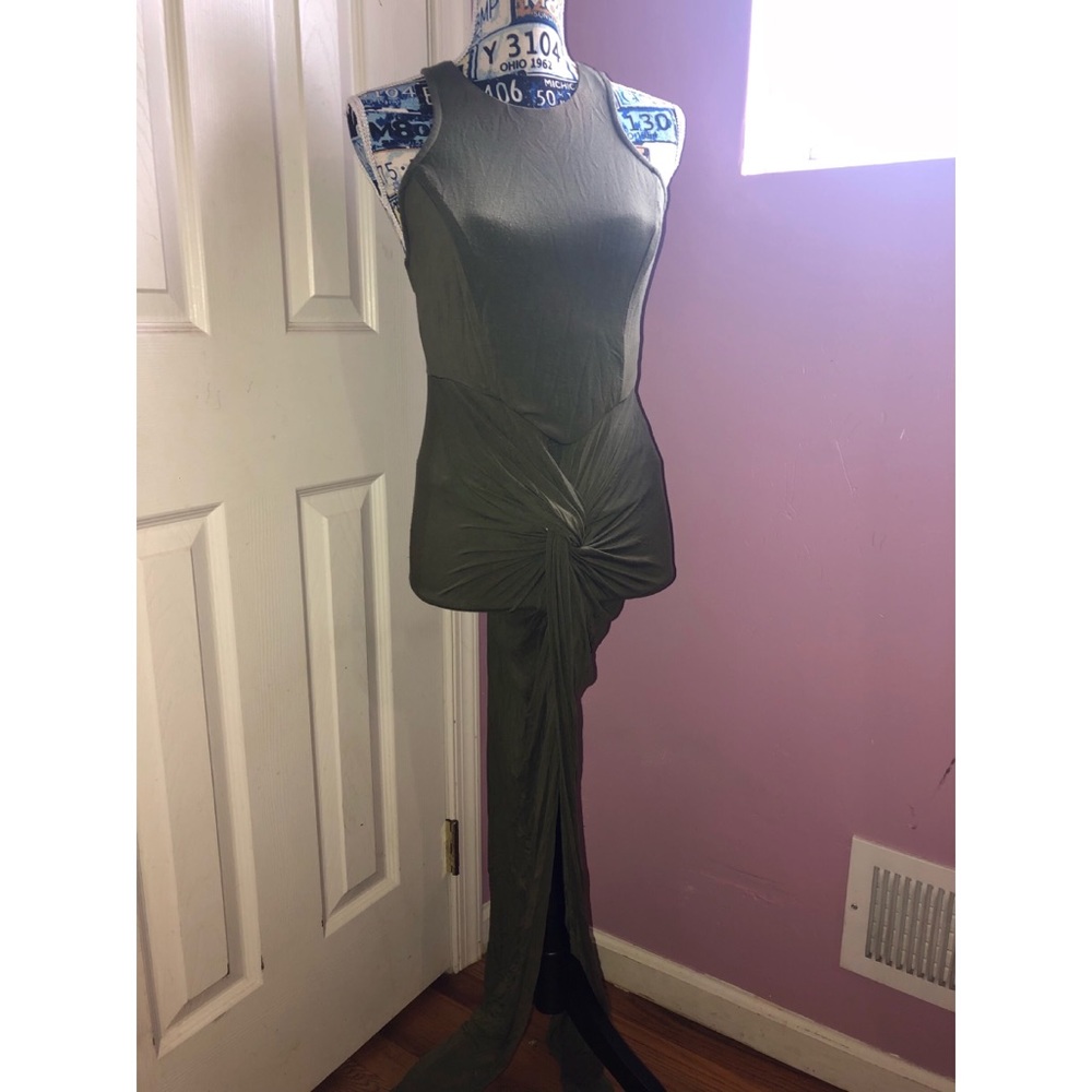 Green dress with zipper